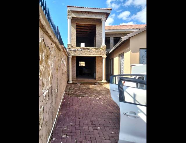 2 BEDROOM HOUSE FOR SALE IN NATURENA